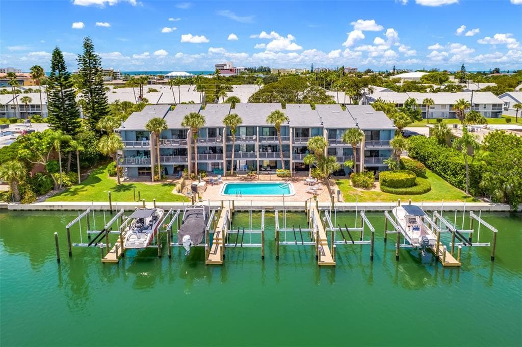 11785 3RD STREET E TREASURE ISLAND, FL 33706