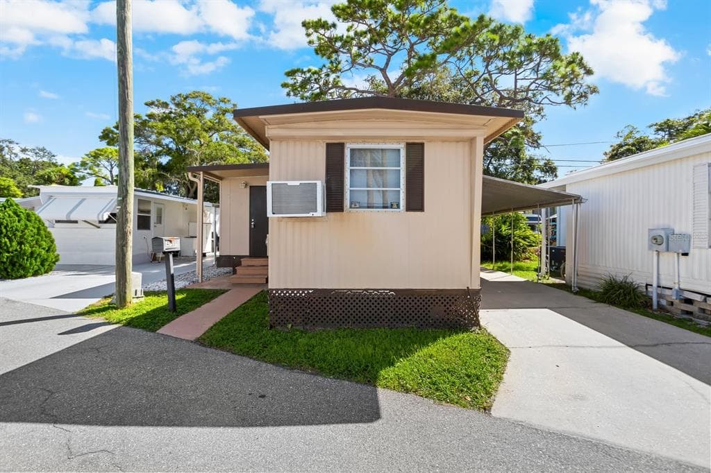 4753 66TH LANE N UNIT 7 ST PETERSBURG, FL 33709