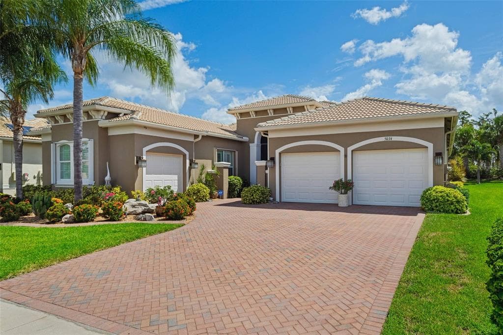 5074 STONE HARBOR CIRCLE WIMAUMA, FL 33598