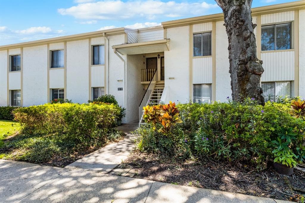 103 PALMETTO COURT UNIT 103 OLDSMAR, FL 34677