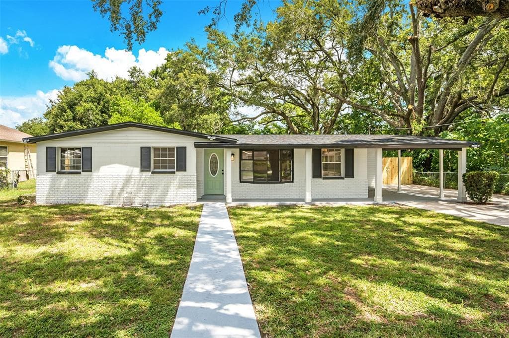 3208 E HENRY AVENUE TAMPA, FL 33610