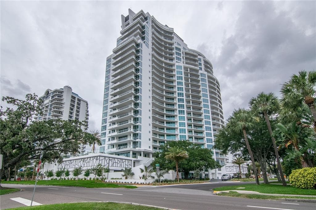 3401 BAYSHORE BOULEVARD UNIT 1703 TAMPA, FL 33629