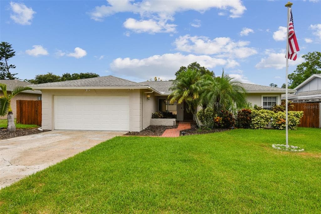 803 GATEWAY LANE TAMPA, FL 33613