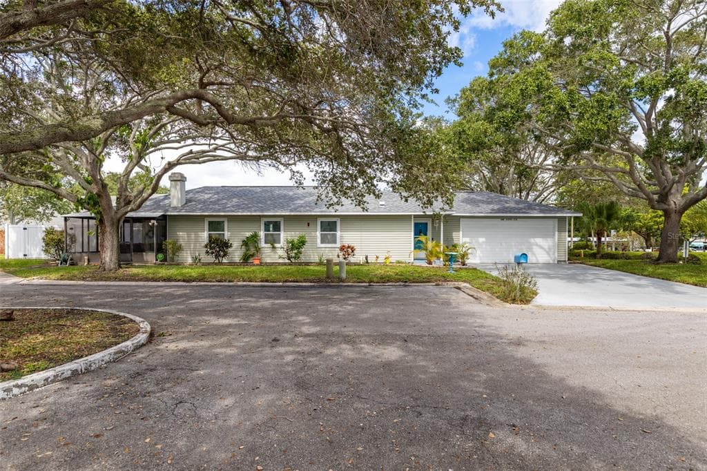 156 DARBY COURT DUNEDIN, FL 34698