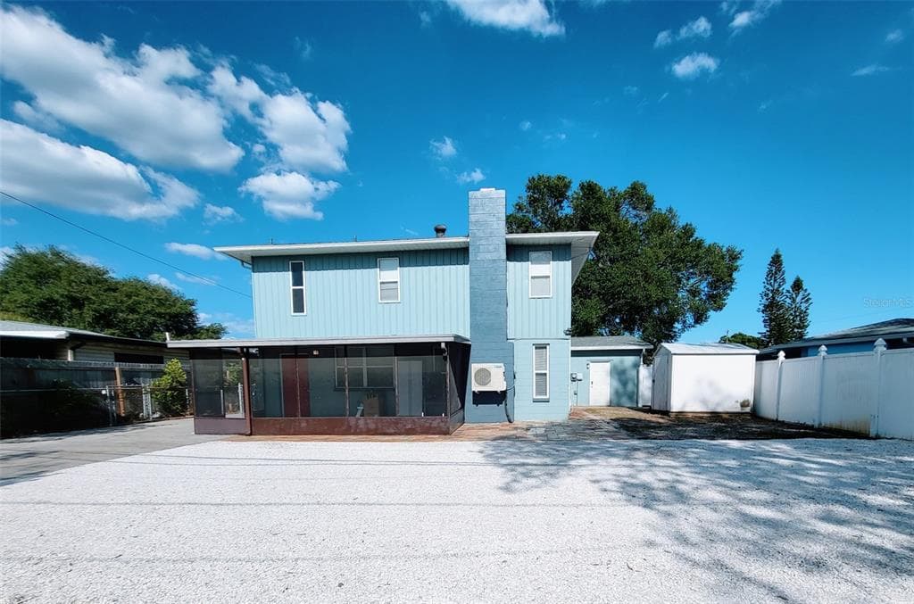 5624 LIME WAY UNIT B SEMINOLE, FL 33772