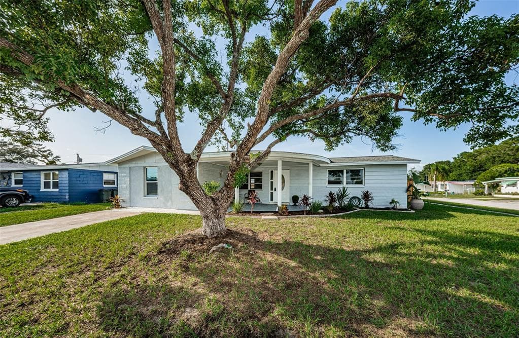 5211 JANICE LANE HOLIDAY, FL 34690