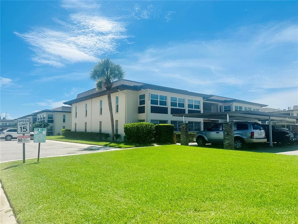 4854 MARINE PARKWAY UNIT 203 NEW PORT RICHEY, FL 34652