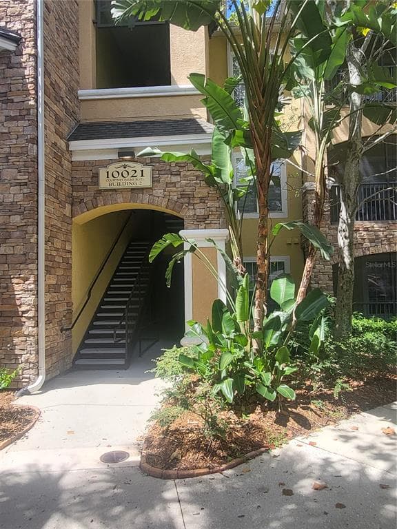 10021 COURTNEY PALMS BOULEVARD UNIT 101 TAMPA, FL 33619