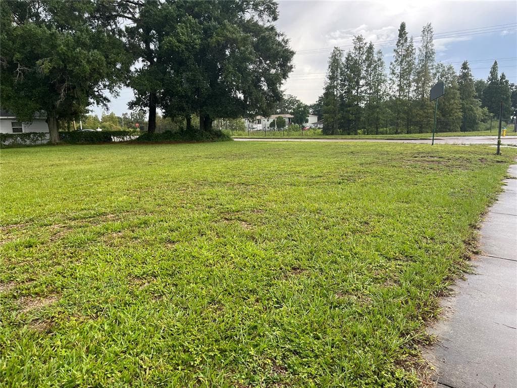 5102 E COLUMBUS DRIVE TAMPA, FL 33619