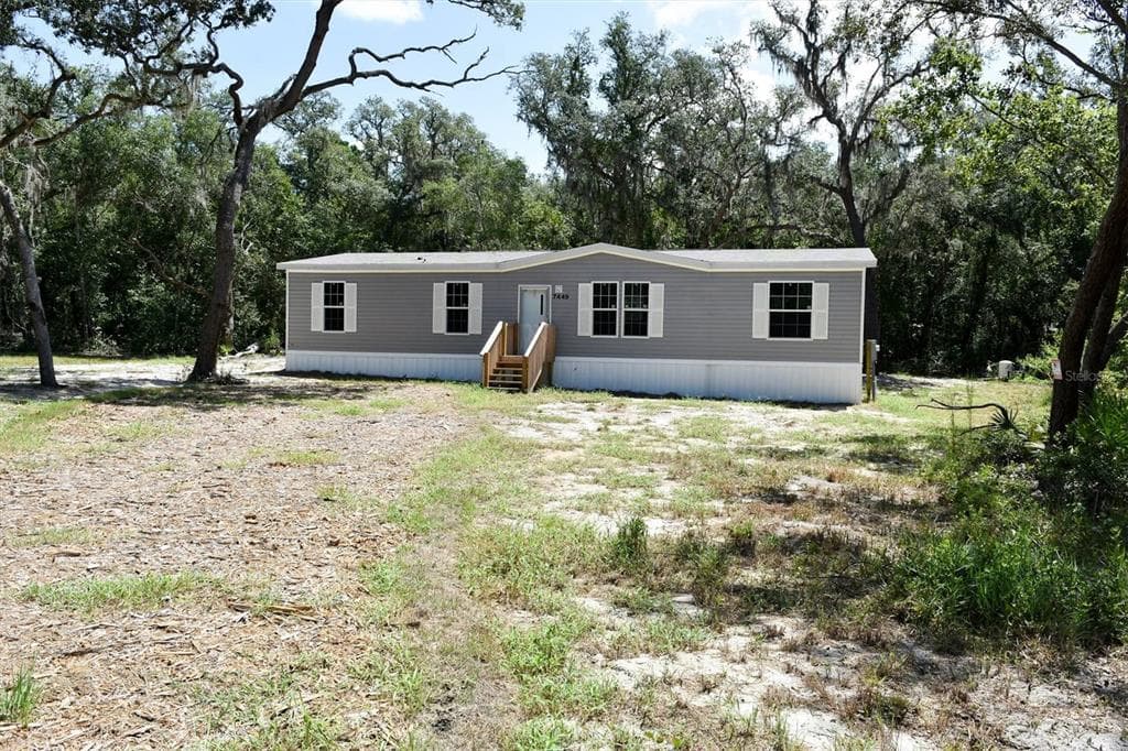7449 CARIBBEAN CIRCLE KEYSTONE HEIGHTS, FL 32656