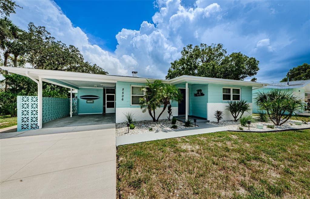 5506 DRINKARD DRIVE NEW PORT RICHEY, FL 34653