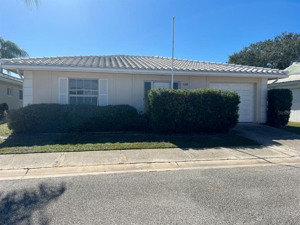 5388 ACACIA TRAIL N UNIT 564 PINELLAS PARK, FL 33782