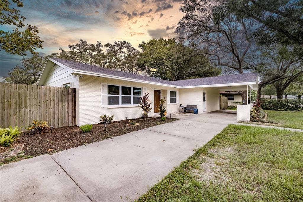 4602 SNOOK DRIVE TAMPA, FL 33617