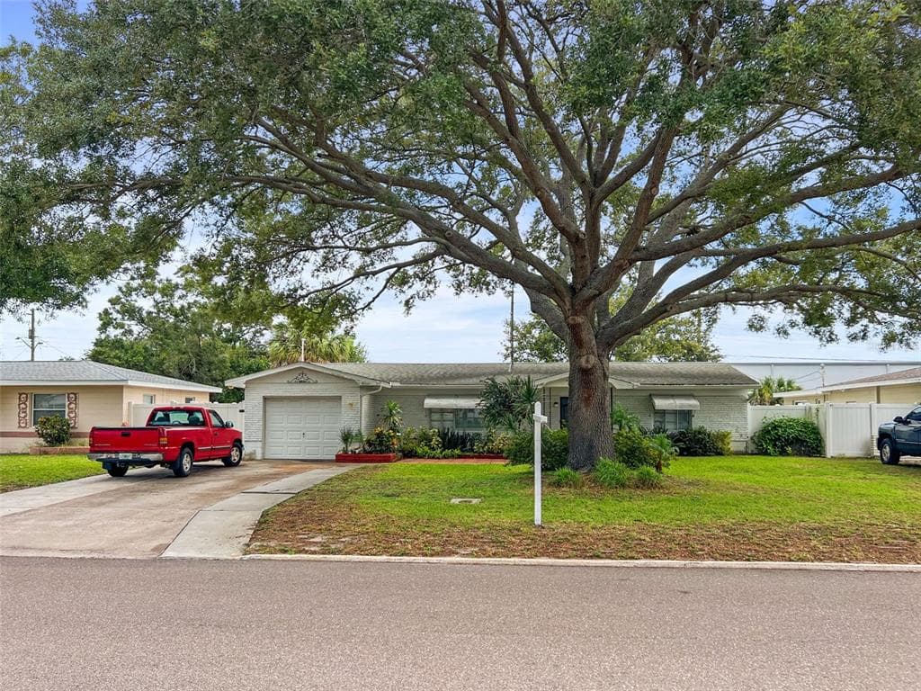 5871 52ND AVENUE N KENNETH CITY, FL 33709