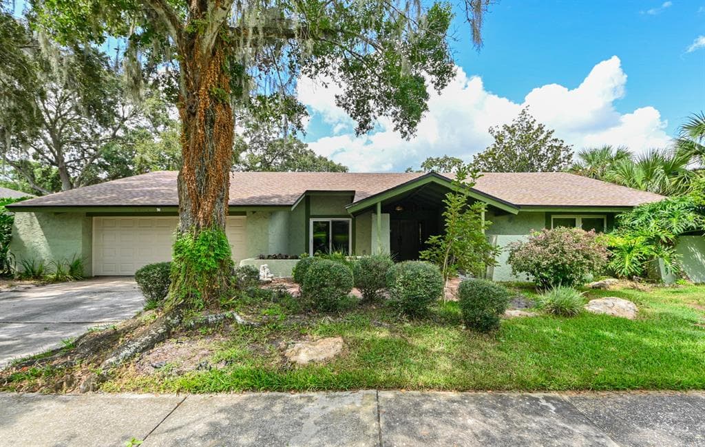1901 E TIMBERLANE DRIVE