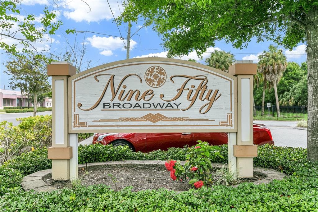 950 BROADWAY UNIT 307 DUNEDIN, FL 34698