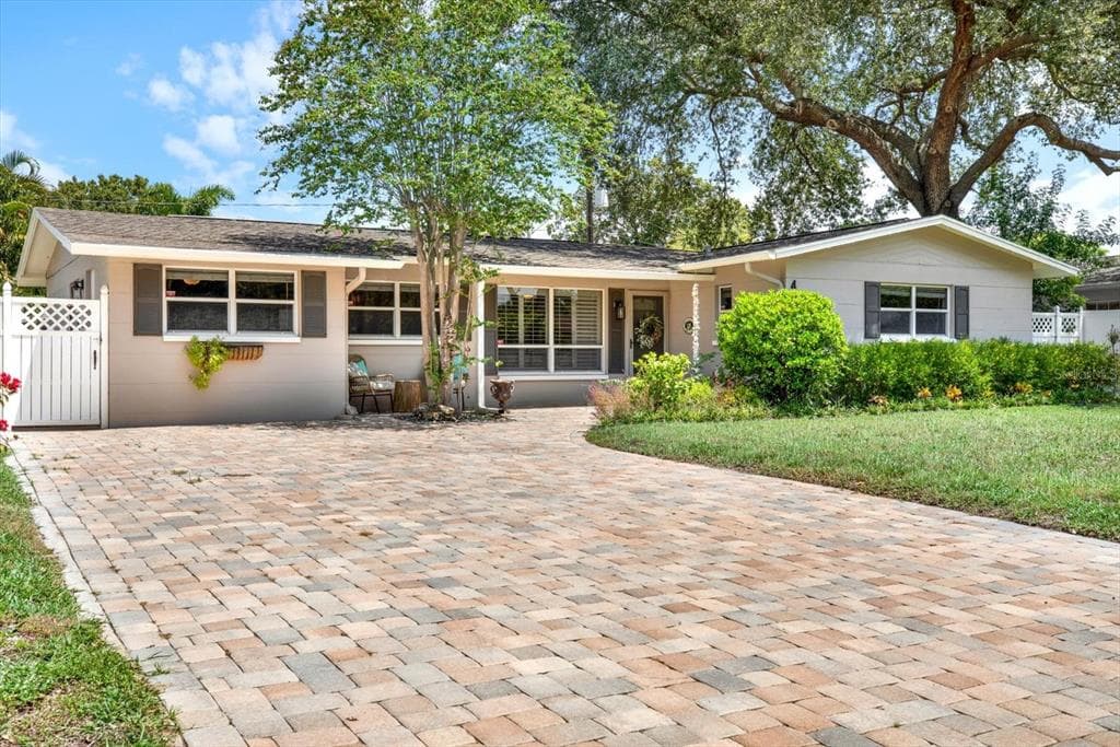 4607 W CLIFFORD STREET TAMPA, FL 33611