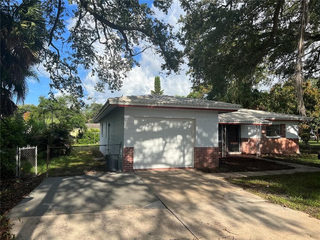 2419 26TH STREET S ST PETERSBURG, FL 33712