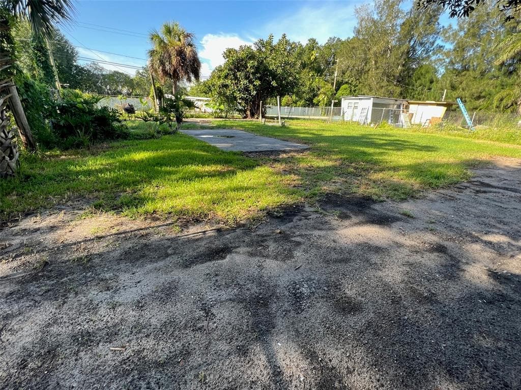 10421 RICHARDSON STREET GIBSONTON, FL 33534