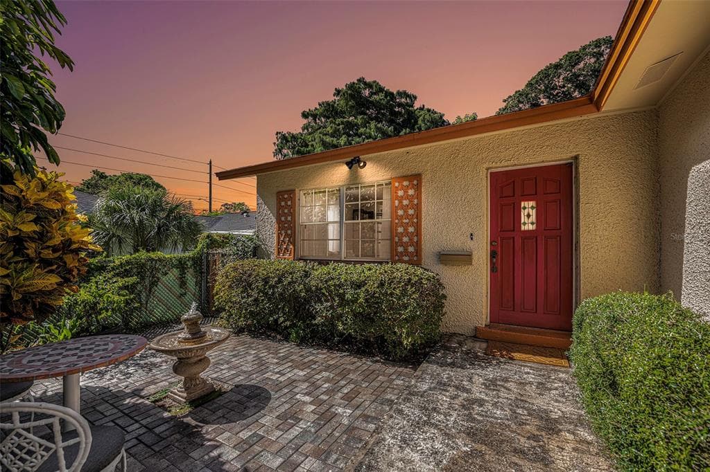 5045 BURLINGTON AVENUE N ST PETERSBURG, FL 33710