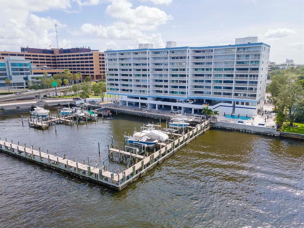 2 ADALIA AVENUE UNIT 302 TAMPA, FL 33606