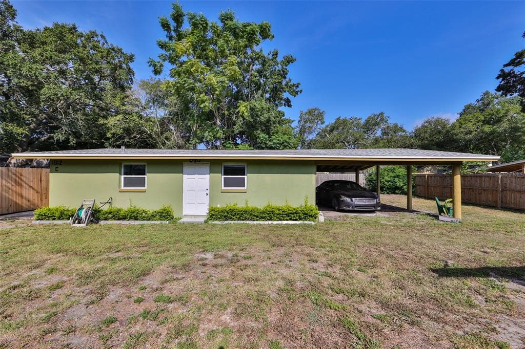 1912 STRAUCH ROAD UNIT C CLEARWATER, FL 33760