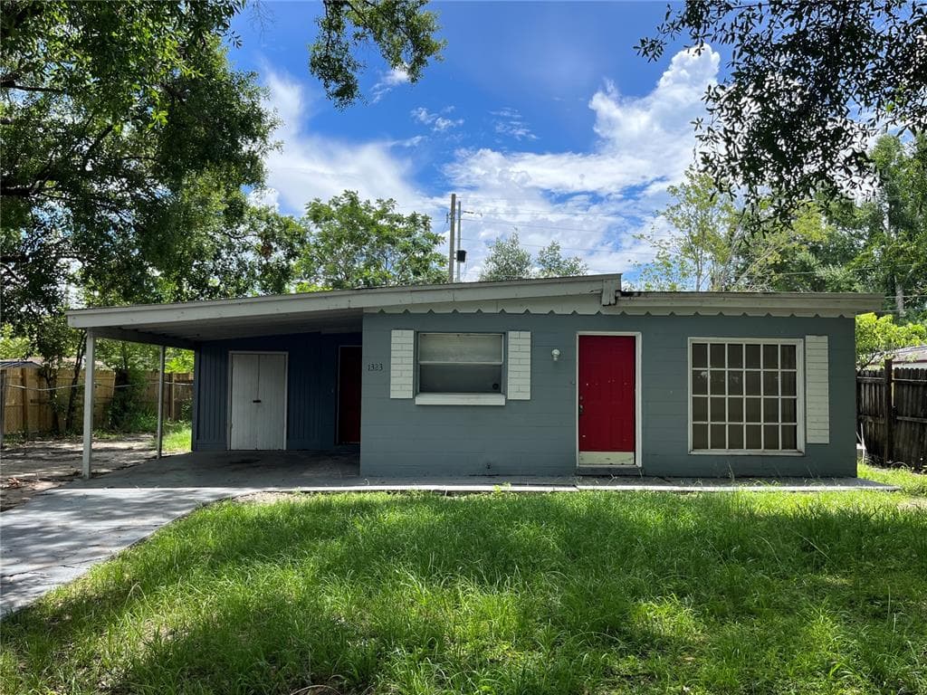 1323 CARLSBAD PLACE ORLANDO, FL 32808