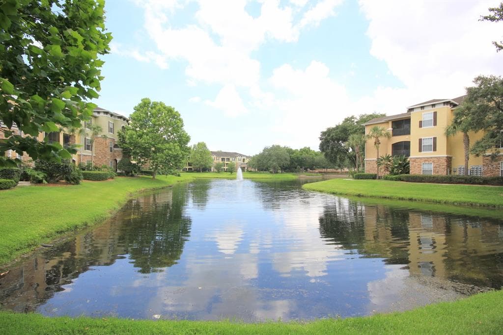10203 COURTNEY PALMS BOULEVARD UNIT 103 TAMPA, FL 33619