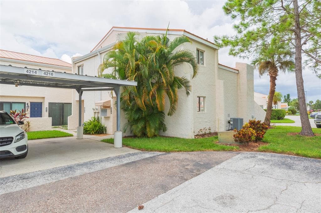 4216 HARBOR HOUSE DRIVE TAMPA, FL 33615