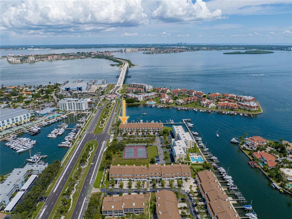 107 YACHT CLUB LANE TIERRA VERDE, FL 33715