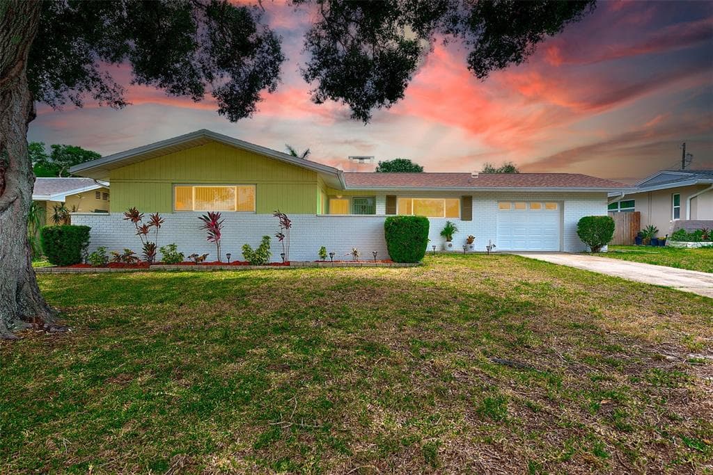 1711 PATLIN CIRCLE S LARGO, FL 33770