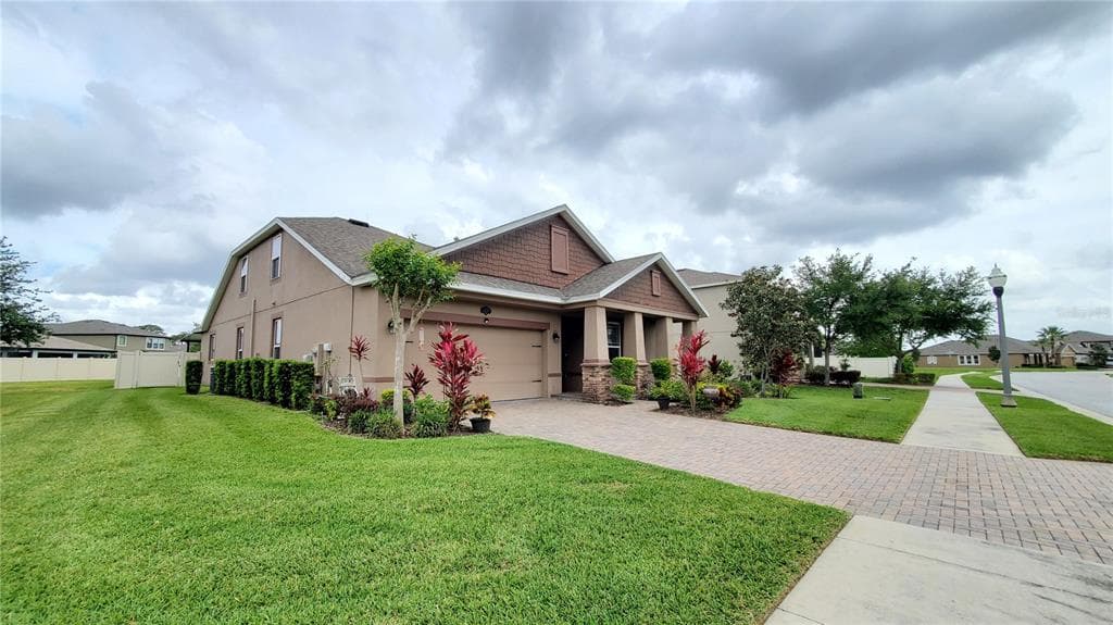 1797 FOX GRAPE LOOP LUTZ, FL 33558