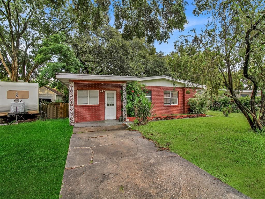 128 RUBY CIRCLE BRANDON, FL 33510