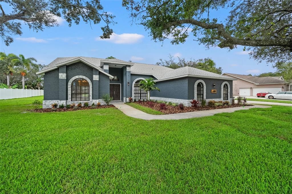 8806 CROSSWOOD COURT RIVERVIEW, FL 33578