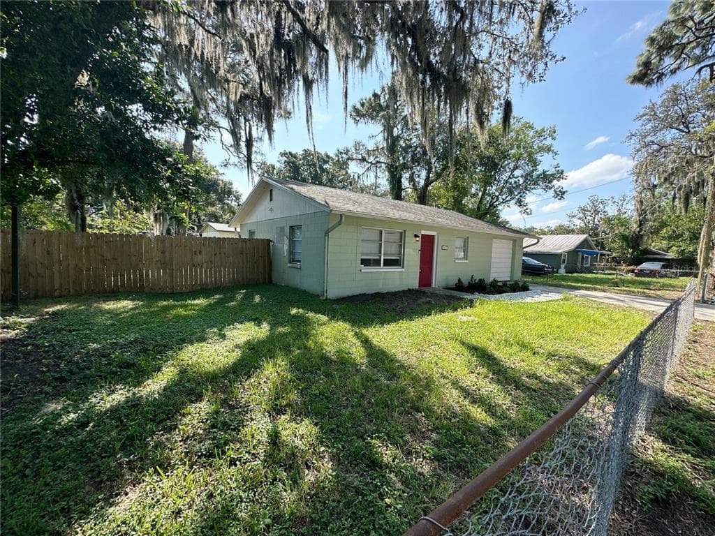 5335 LEMON AVENUE SEFFNER, FL 33584