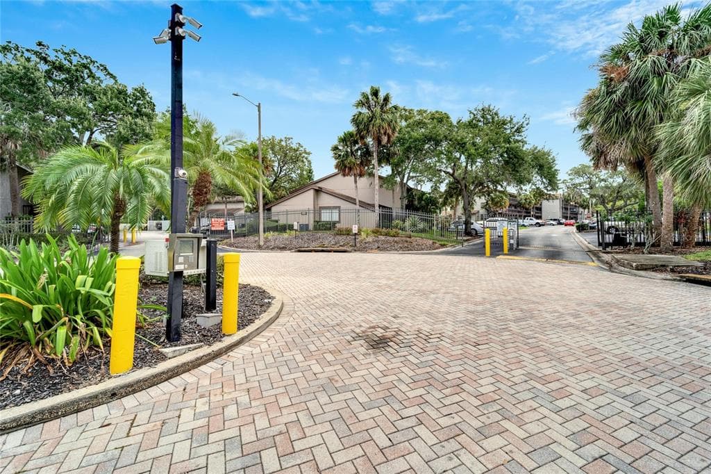 6338 NEWTOWN CIRCLE UNIT 38A1 TAMPA, FL 33615