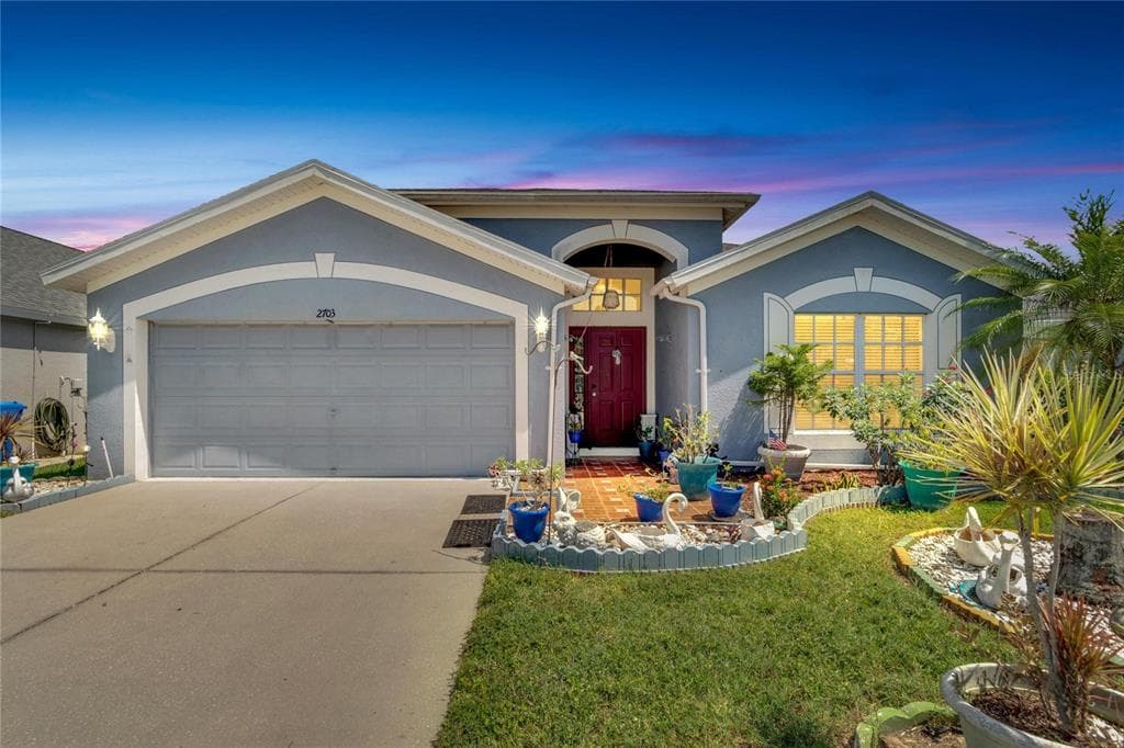 2703 BREAKWATER CT BRANDON, FL 33511