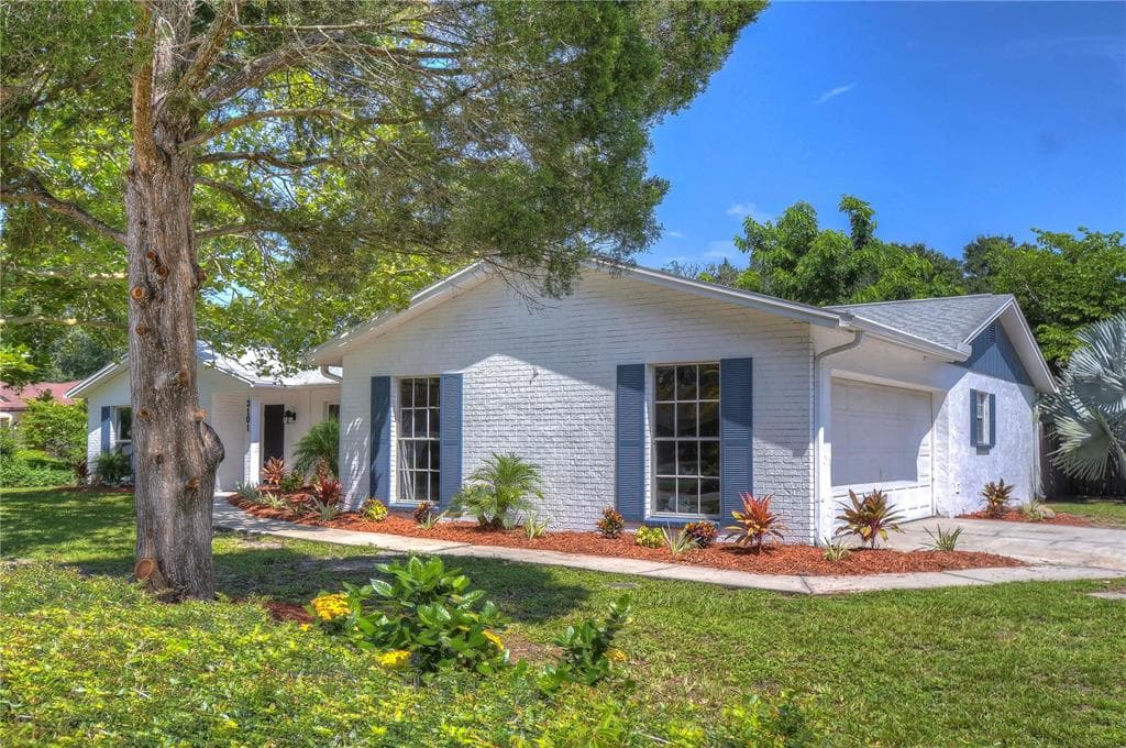 3101 RIGGS LANE TAMPA, FL 33618