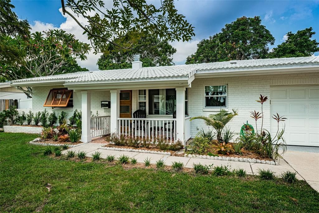 4560 CARSON STREET NE ST PETERSBURG, FL 33703