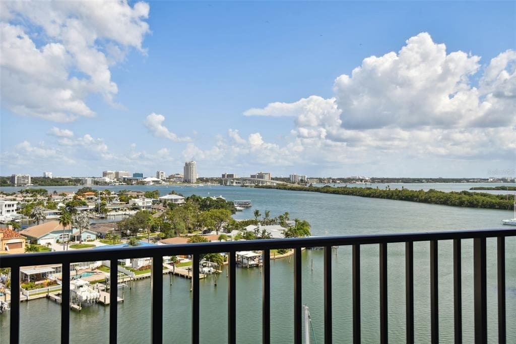51 ISLAND WAY UNIT 906 CLEARWATER BEACH, FL 33767