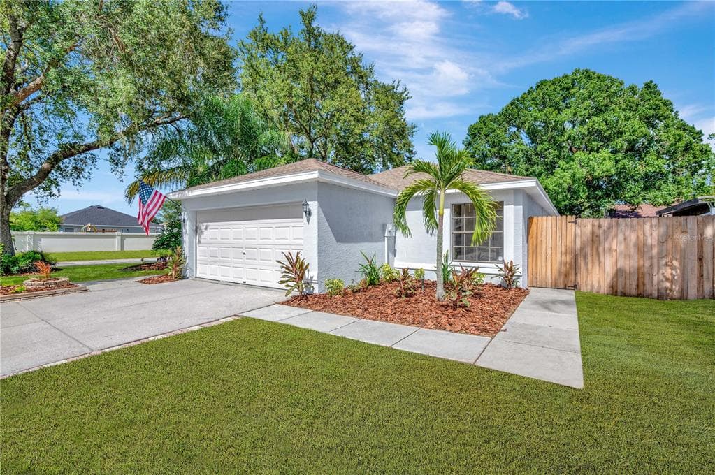 13602 LARAWAY DRIVE RIVERVIEW, FL 33579