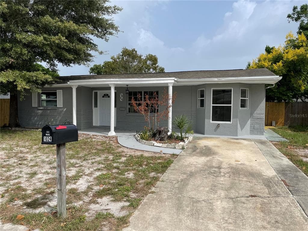 1024 SAXON LANE