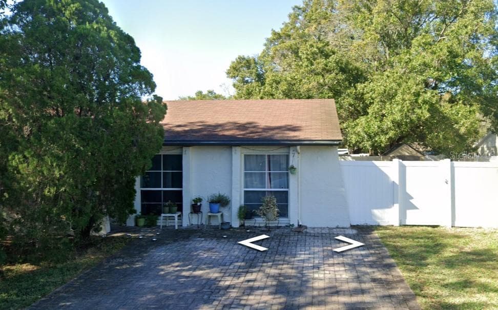 8904 COVERED BRIDGE COURT TAMPA, FL 33634