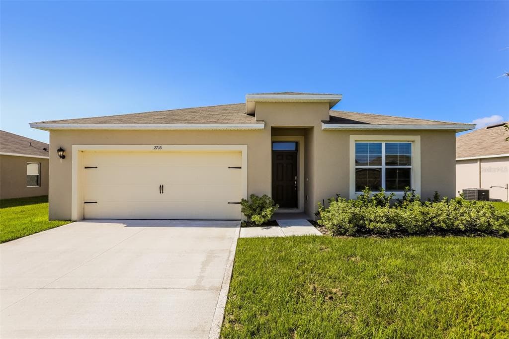 2716 GRAND CENTRAL AVENUE TAVARES, FL 32778