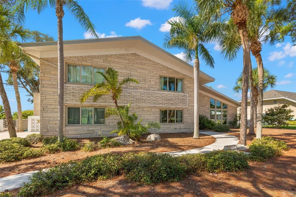 2642 70TH AVENUE S ST PETERSBURG, FL 33712
