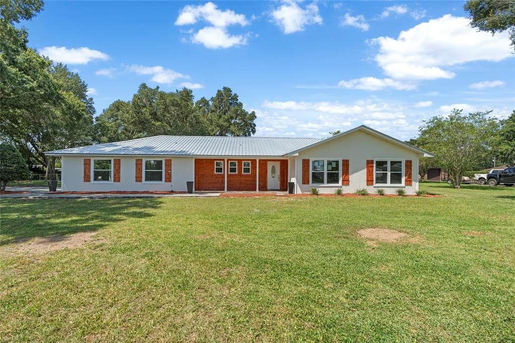 8916 LORI LANE LAKELAND, FL 33809