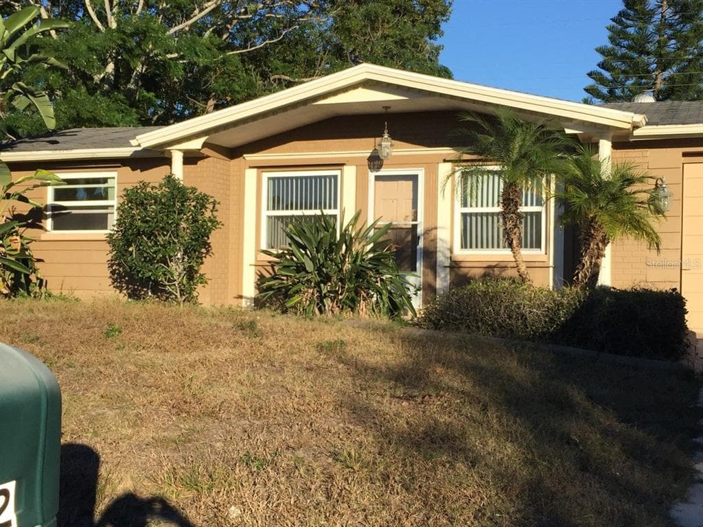 3622 KIMBERLY OAKS DRIVE HOLIDAY, FL 34691