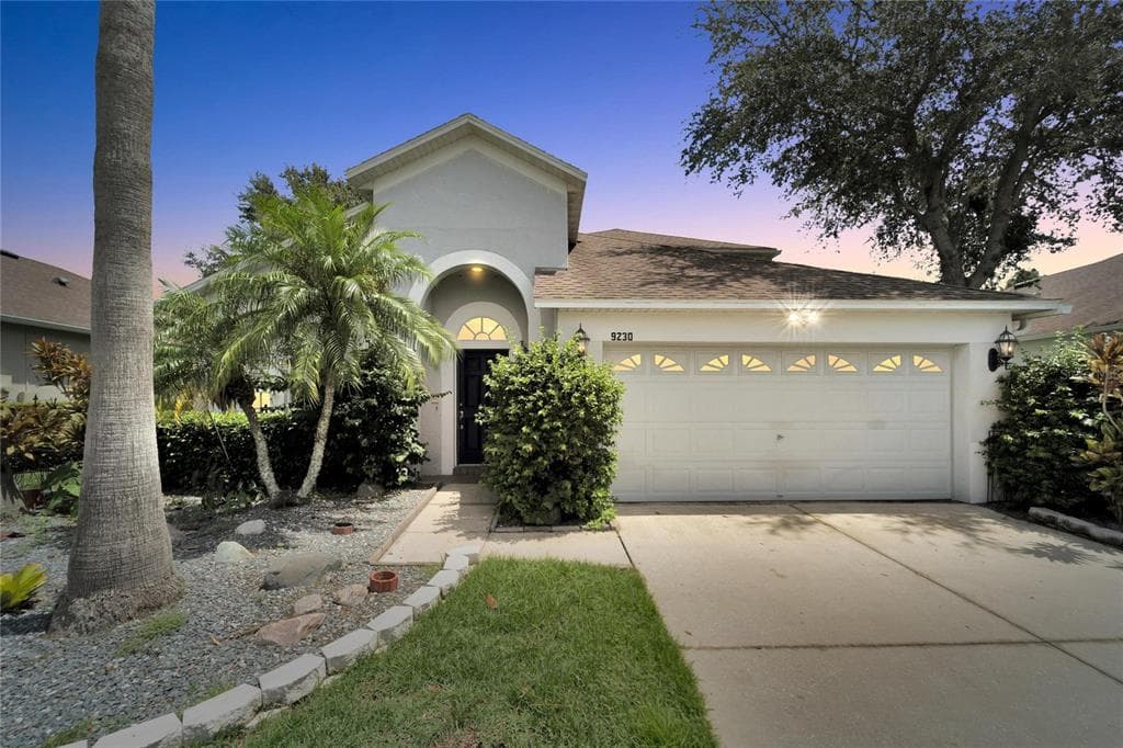 9230 BLACKTHORN LOOP LAND O LAKES, FL 34638
