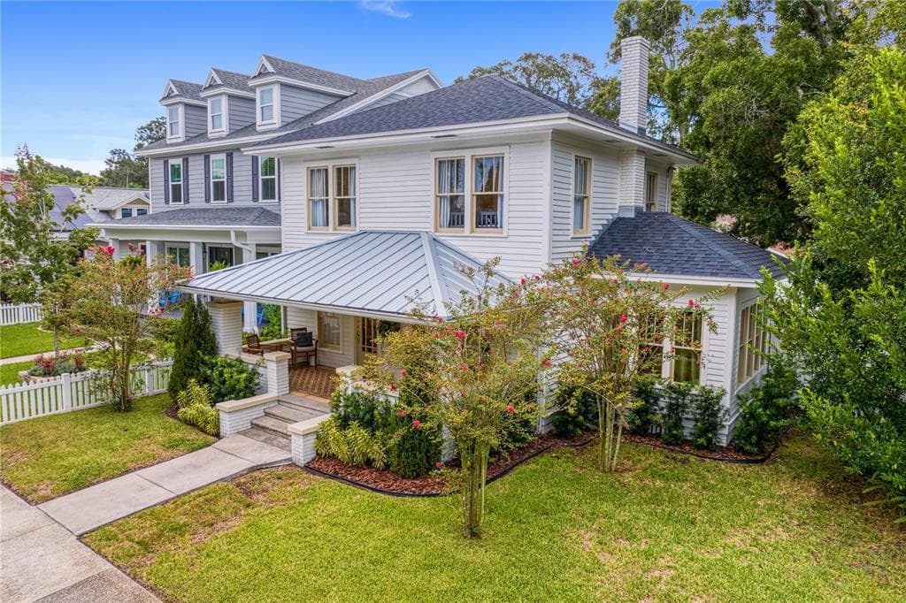 1126 16TH AVENUE N ST PETERSBURG, FL 33704