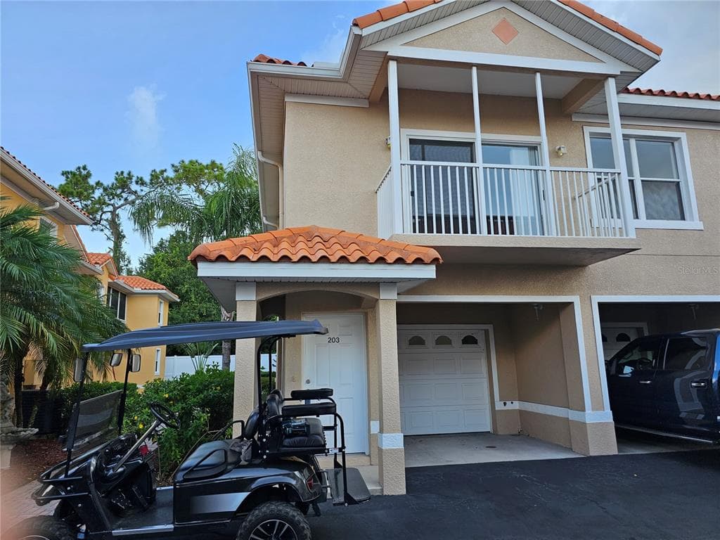 21020 SUNPOINT WAY UNIT 203 LUTZ, FL 33558